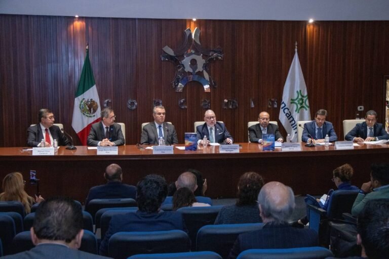 El CCE, la CONCAMIN y el INADI presentan libro sobre el desarrollo industrial digital en México