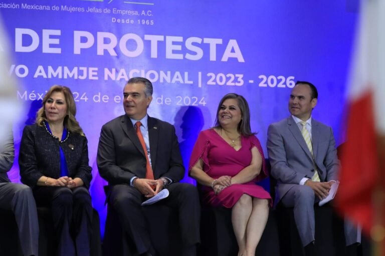 El Presidente Cervantes participa en la toma de protesta de la nueva Presidenta de la AMMJE, Perla Pacheco Cortez